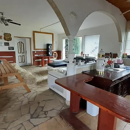 Adri Appartement *