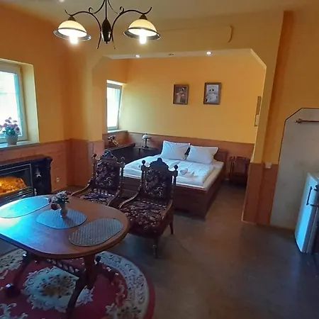 Adri Schonfeld Apartment