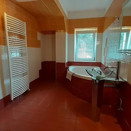 Adri Schonfeld Apartment *
